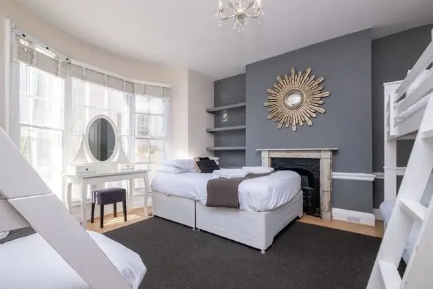 Ev, 5 Yatak Odası (5 Bedrooms)