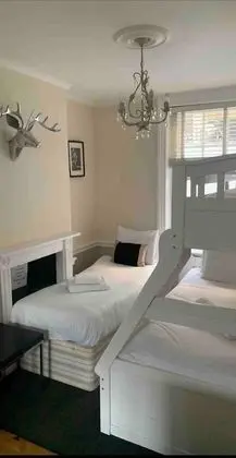 Ev, 5 Yatak Odası (5 Bedrooms)