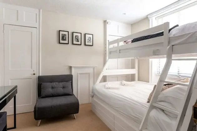Ev, 5 Yatak Odası (5 Bedrooms)