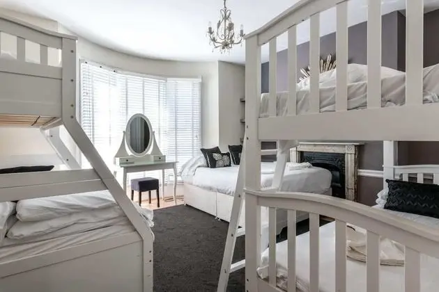 Ev, 5 Yatak Odası (5 Bedrooms)