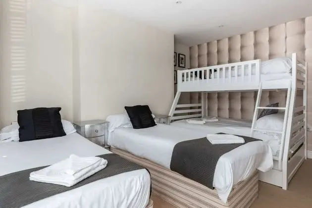 Ev, 5 Yatak Odası (5 Bedrooms)