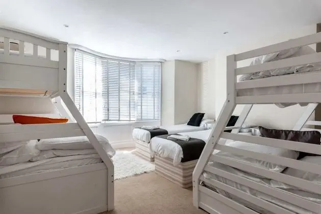 Ev, 5 Yatak Odası (5 Bedrooms)
