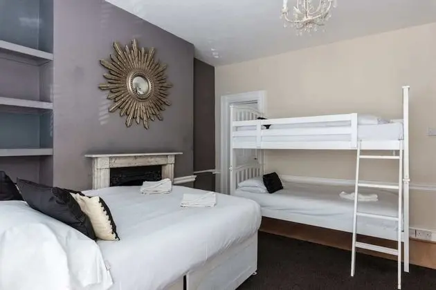 Ev, 5 Yatak Odası (5 Bedrooms)