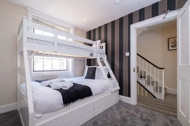 Ev, 5 Yatak Odası (5 Bedrooms)