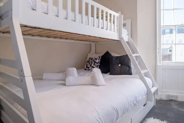 Ev, 5 Yatak Odası (5 Bedrooms)