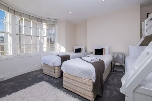 Ev, 5 Yatak Odası (5 Bedrooms)