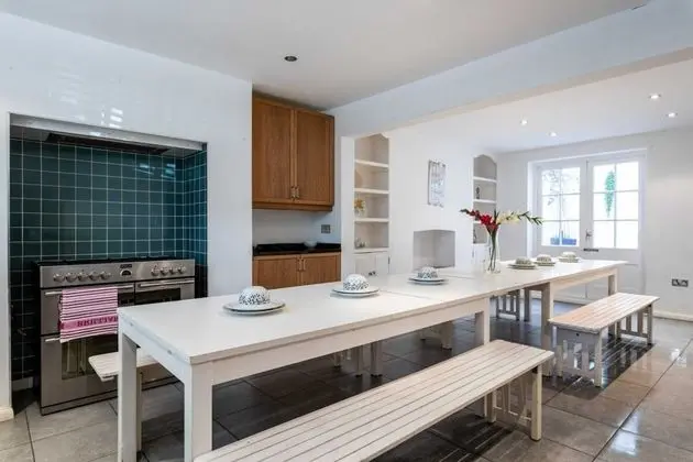Ev, 5 Yatak Odası (5 Bedrooms)