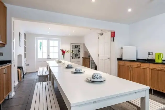 Ev, 5 Yatak Odası (5 Bedrooms)