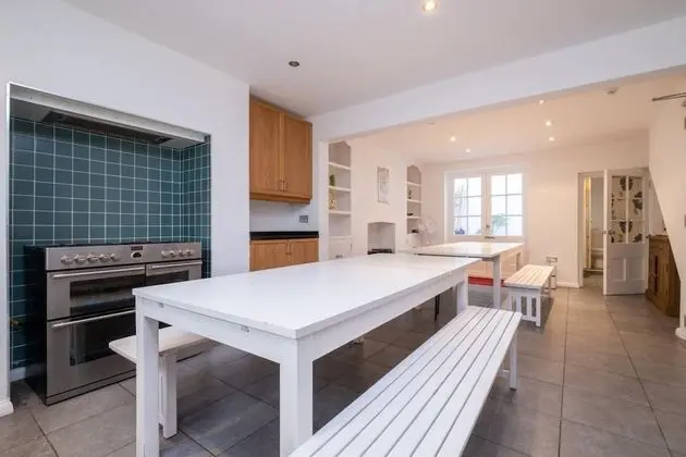Ev, 5 Yatak Odası (5 Bedrooms)