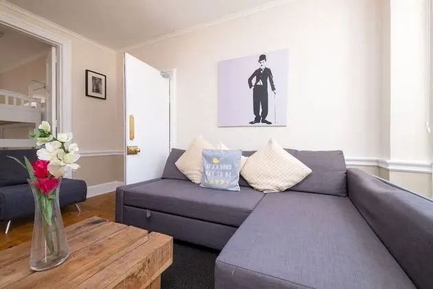 Ev, 5 Yatak Odası (5 Bedrooms)