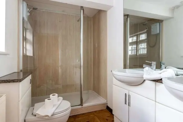 Ev, 5 Yatak Odası (5 Bedrooms)