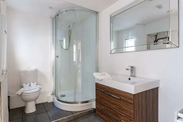 Ev, 5 Yatak Odası (5 Bedrooms)