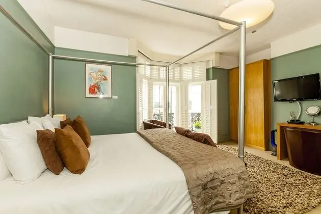 Luxury Tek Büyük Yataklı Oda (Four Poster)