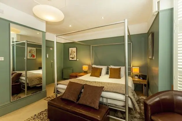 Luxury Tek Büyük Yataklı Oda (Four Poster)