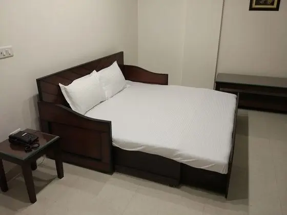 Luxury Tek Büyük Yataklı Oda, 1 En Büyük (King) Boy Yatak ve Çekyat, Engellilere Uygun