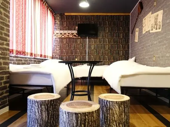 Üç Kişilik Oda