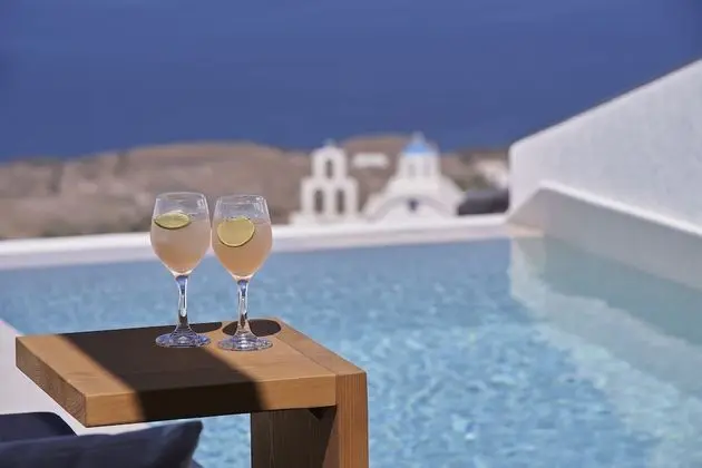 Deluxe Suite with Private Infinity pool and Sea View