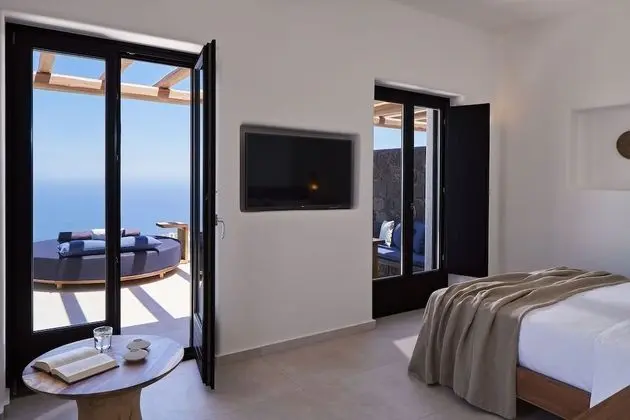 Honeymoon Suite with Private Infinity pool and Sea view