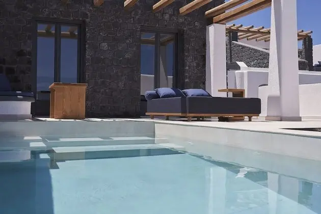 Junior Suite with Private Infinity pool and Sea view