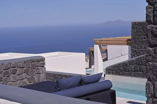Junior Suite with Private Infinity pool and Sea view
