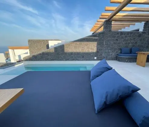 Junior Suite with Private Infinity pool and Sea view