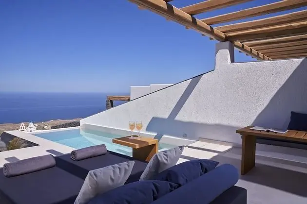 Junior Suite with Private Infinity pool and Sea view