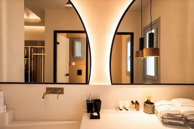 Brilliant Topaz Suite with Private pool