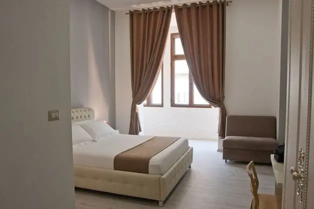 Üç Kişilik Oda