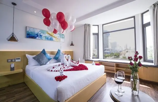 Deluxe Tek Büyük Yataklı Oda
