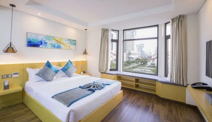 Deluxe Tek Büyük Yataklı Oda
