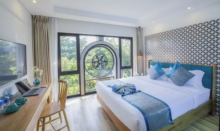 Deluxe Tek Büyük Yataklı Oda
