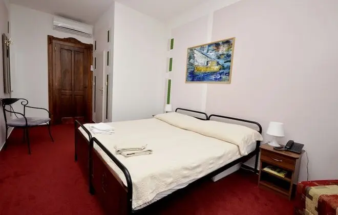 Comfort Tek Büyük Yataklı Oda