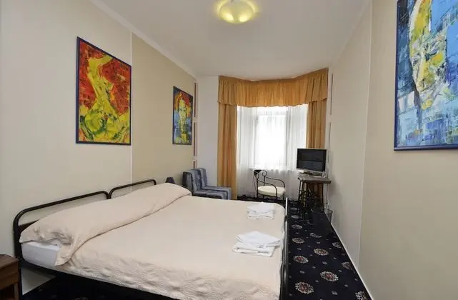 Comfort Tek Büyük Yataklı Oda