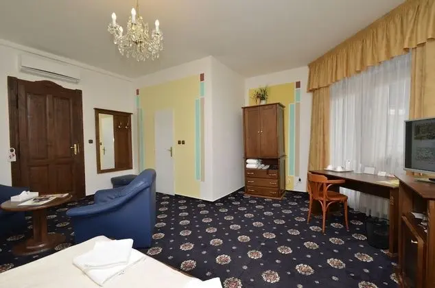 Junior Oda, Şehir Manzaralı