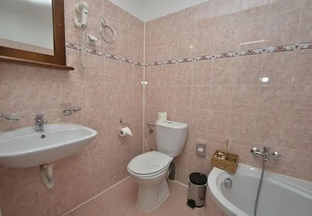 Junior Oda, Şehir Manzaralı