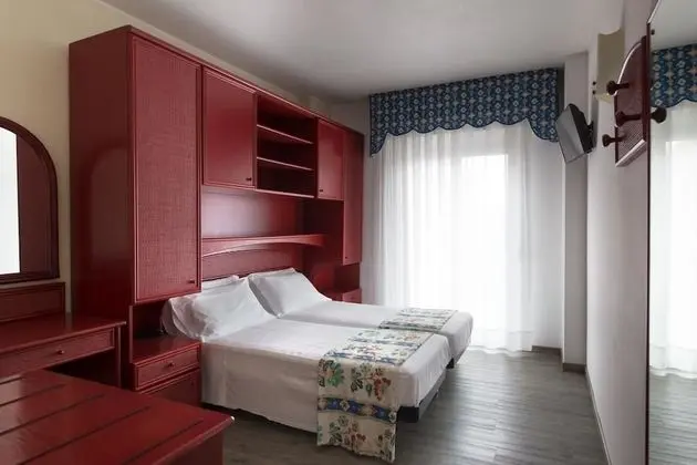 Tek Büyük veya İki Ayrı Yataklı Oda, Balkon