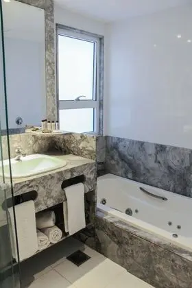 Deluxe Dört Kişilik Oda, Balkon/Veranda, Denize Bakan