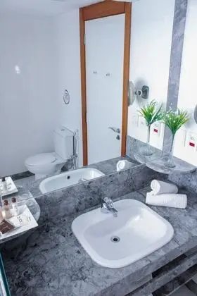 Superior Oda, Küvet, Kısmi Deniz Manzaralı