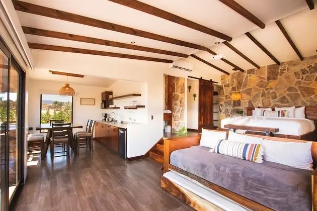 Luxury Oda