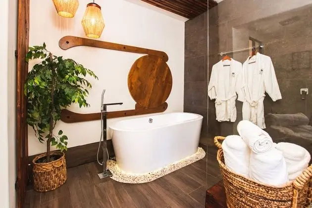Luxury Oda