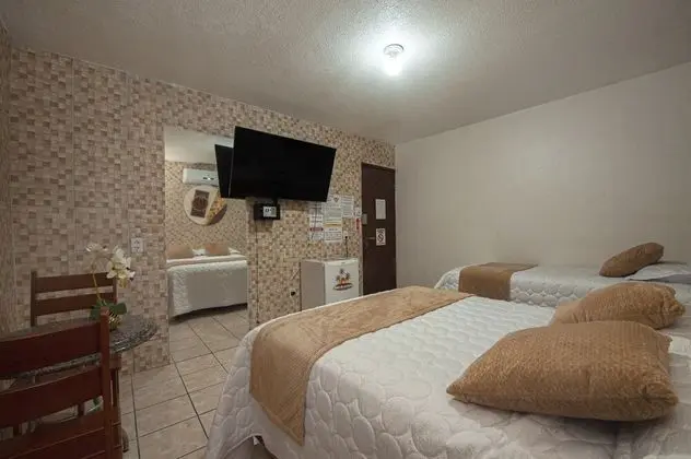 Üç Kişilik Oda, Birden Çok Yatak