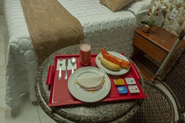 Üç Kişilik Oda, Birden Çok Yatak