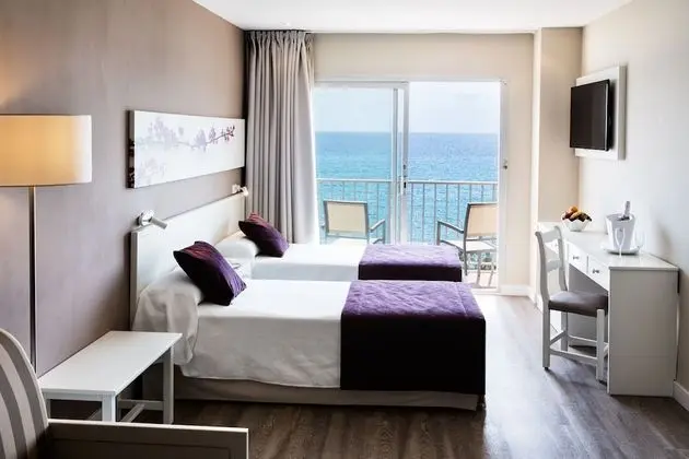 Tek Büyük veya İki Ayrı Yataklı Oda, Deniz Manzaralı, Ek Bina (Balcony)