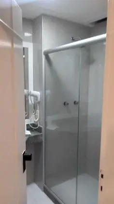 İki Ayrı Yataklı Oda, Havuz Manzaralı