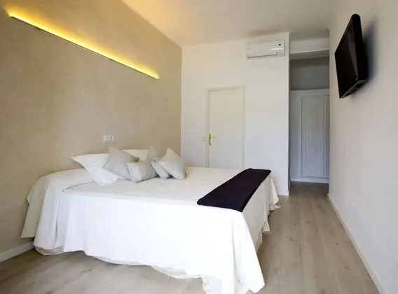 Tek Büyük veya İki Ayrı Yataklı Oda, Balkon