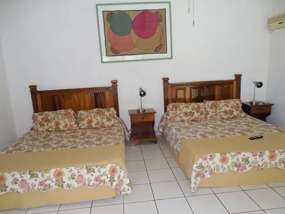 Deluxe Tek Büyük Yataklı Oda, 2 Büyük (Queen) Boy Yatak, Özel Banyo, Bahçeli