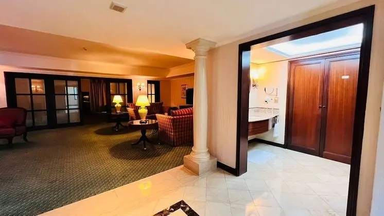 Luxury Oda