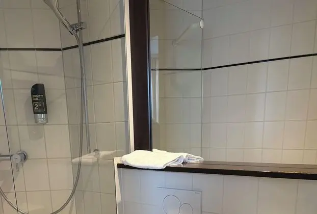 Tek Büyük Yataklı Oda, 1 Çift Kişilik Yatak (small)