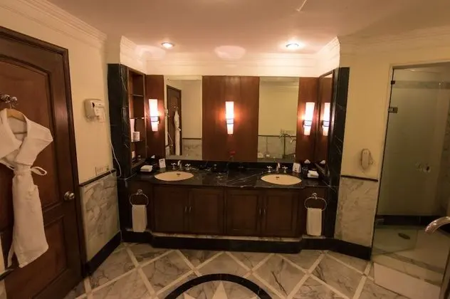 Business suite