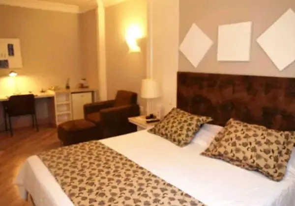 Deluxe Tek Büyük Yataklı Oda